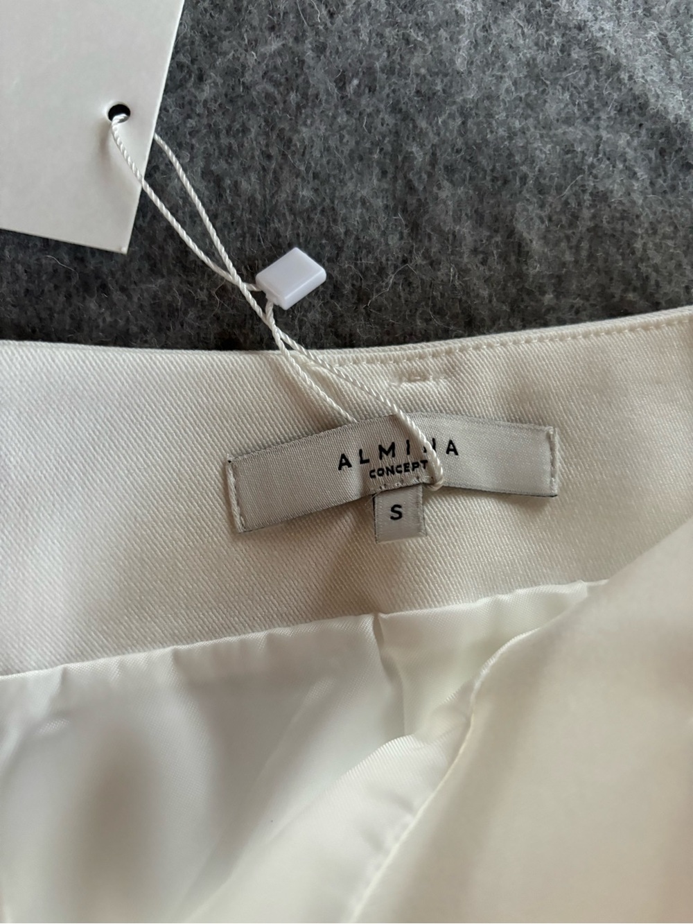 NWT Minimalist Pencil Skirt - Picture 7 of 13